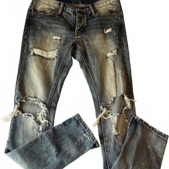 Denim - Size 32 Women's MNMI Trendy Distressed Denim Jeans -